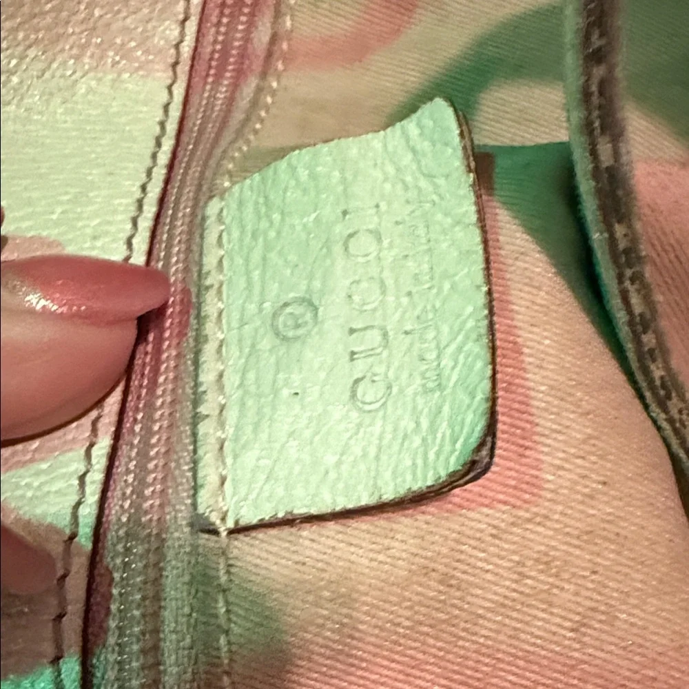 Authentic Gucci Pink GG Canvas Eclipse Tote Bag (Interior of bag is callout) - Picture 4 of 5